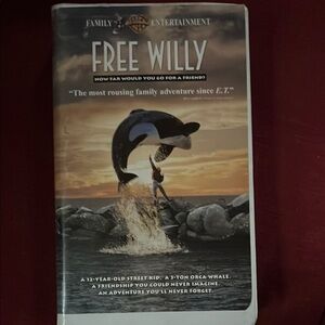 Warner Bros. Free Willy VHS - Black and White